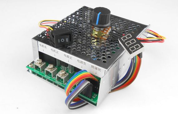 ШИМ регулятор оборотов двигателя постоянного тока 10-55V 60/100А реверс, с индикацией корпус