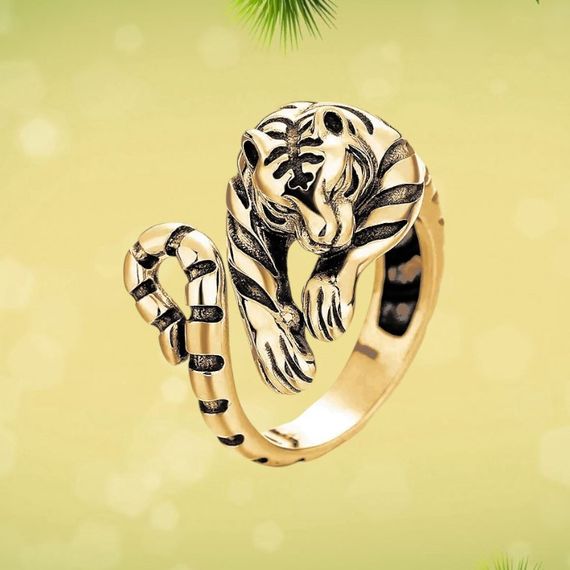 Каблучка жіноча або чоловіча тигр стрибає на здобич - стиль і сила життя розмір регульований золотистий