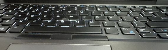 Ігровий ноутбук Dell Precision 7540 / 15.6" (1920x1080) IPS / Intel Core i7-9850H (6 (12) ядер по 2.6 - 4.6 GHz) / 16 GB DDR4 / 240 GB SSD / AMD Radeon Pro WX 3200, 4 GB GDDR5, 128-bit / WebCam б/в | Зображення 8