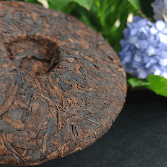 Китайський чорний чай Шу Пуер Menghai Brown Mountain з давніх дерев  357г, 2022 рік HELLOYOUNG 2699922720945 | Зображення 4