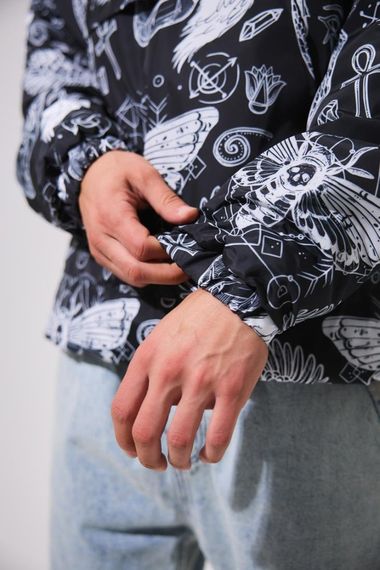 Принтований анорак чорного кольору | 48-43.7/408 | Зображення 2