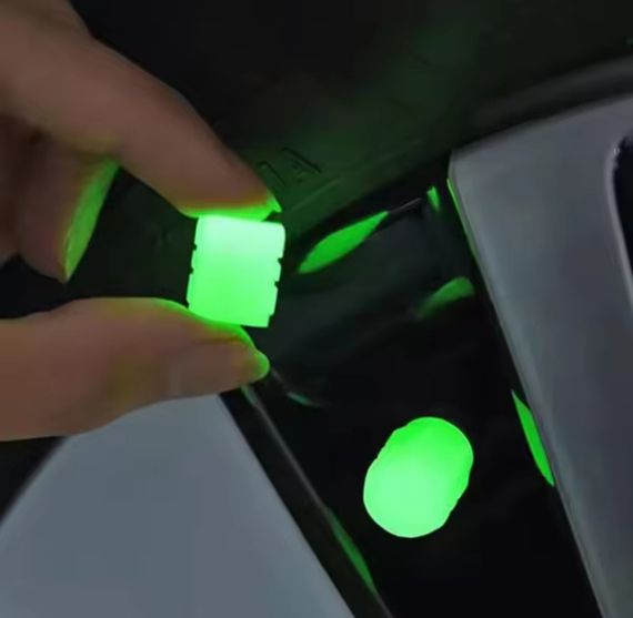 Зелені флуоресцентні (неонові) ковпачки на ніпель для велосипеда, машини, мотоцикла, самоката | Зображення 4