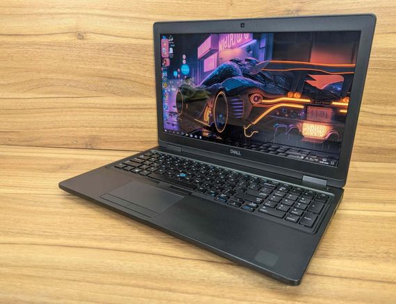 Ноутбук Dell Precision 3530 / 15.6" (1920x1080) IPS Touch / Intel Core i5-8400H (4 ядра по 2.5 - 4.2 GHz) / 8 GB DDR4 / 256 GB SSD / Intel UHD Graphics 630 / WebCam / HDMI / Windows 10 б/в + Подарунок Бездротова миша / USB | Зображення 4