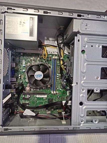 ПК Lenovo ThinkCentre E73 Tower / Intel Core i5-4590 (4 ядра по 3.3 - 3.7 GHz) / 8 GB DDR3 / 500 GB HDD / Intel HD Graphics 4600 / DVD-RW б/в + Подарунок Флеш-накопичувач USB 64 GB | Зображення 7