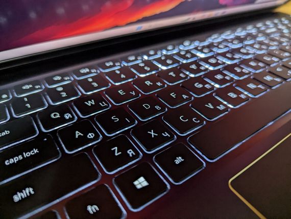 Ігровий ноутбук Б-клас Dell Vostro 15 7510 / 15.6" (1920x1080) IPS / Intel Core i7-11800H (8 (16) ядер по 2.3 - 4.6 GHz) / 16 GB DDR4 / 512 GB SSD / nVidia GeForce RTX 3050, 4 GB GDDR6, 128-bit / WebCam / TouchID / Windows 11 б/в + Подарунок Миша / USB | Зображення 6