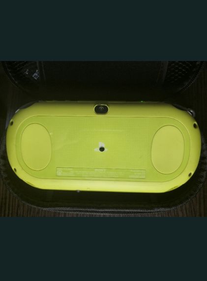 Sony PlayStation Vita 32GB білий б/в з чохлом та зарядкою прошита | Зображення 1