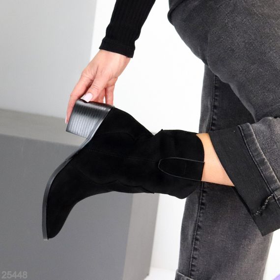 Чорні замшеві черевики козаки на флісі на середньому підборі | Зображення 8