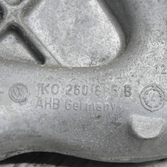 Кронштейн компресора кондиціонера 1.4 TSI Volkswagen Golf VI 2008-2013 Кріплення Фольксваген Гольф 1K0260885B | Зображення 3