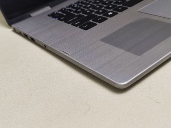 Ноутбук-трансформер Б-класс Dell Inspiron 15 7579 2-in-1 / 15.6" (1920x1080) IPS Touch / Intel Core i5-7200U (2 (4) ядра по 2.5 - 3.1 GHz) / 8 GB DDR3 / 256 GB SSD / Intel HD Graphics 620 / WebCam б/у | Зображення 4