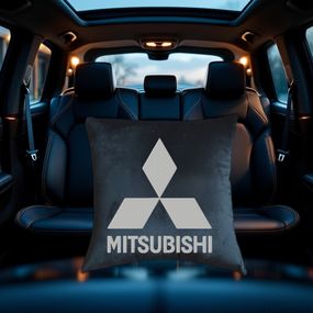 Авто Подушка c вишивкою логотипу марки міцубісі Mitsubishi чорний автомобілісту 00053
