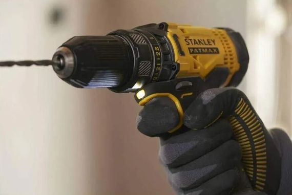 Дриль-шурупокрут акумуляторний Stanley Fatmax з АКБ та ЗП SFMCD700C2K | Зображення 1