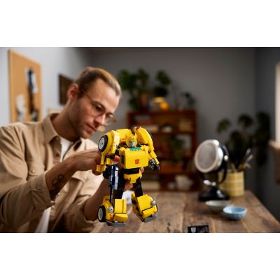 Конструктор LEGO Icons Трансформери Бамблбі 950 деталей (10338) | Зображення 5