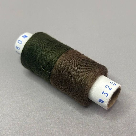 093/320 Нитки в котушках 40/2 , половинки (котушка 2х75м)