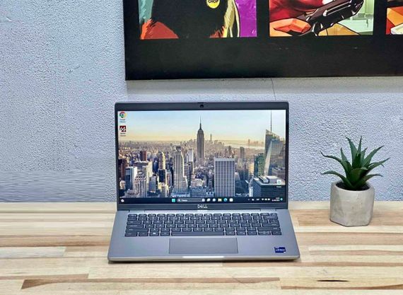 Ультрабук Dell Latitude 5440 / 14" (1920x1200) IPS / Intel Core i5-1245U (10 (12) ядер по 3.3 - 4.4 GHz) / 16 GB DDR4 / 256 GB SSD M.2 / Intel Iris Xe Graphics / WebCam / Win 11 Pro б/в | Зображення 1