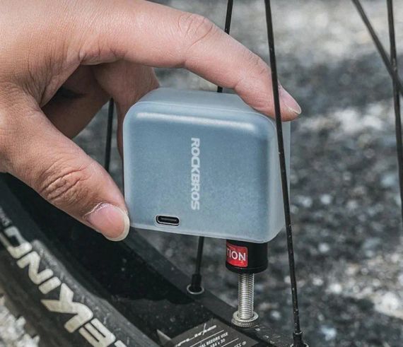 Портативний електричний насос ROCKBROS AS1 Mini з високим тиском, з наконечником для вентиля FV/AV, для дорожніх та гірських велосипедів | Зображення 1