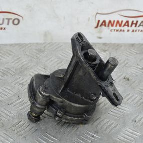 Насос вакуумний 2.4 D Volkswagen Transporter T4 1990-2003 Вакуумний насос Фольксваген Транспортер т4 075145100