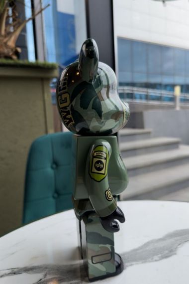 Статуєтка Bearbrick Shark Camo Military Style  дизайнерська статуетка ведмідь Беарбрік 28 см bs005 хакі | Зображення 3