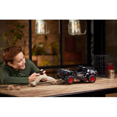 Конструктор LEGO Technic Audi RS Q e-tron 914 деталей (42160) | Зображення 9