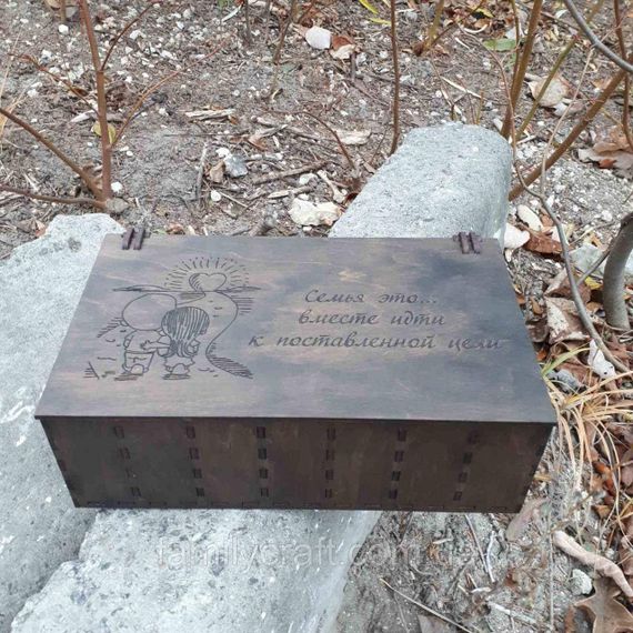 Дерев’яна сімейна скарбничка «Разом до мети» на 7 відділів — персоналізована скринька для накопичень у кольорі венге | Зображення 2