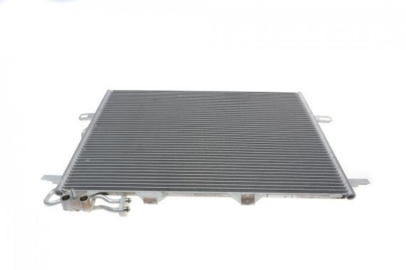 Радіатор кондиціонера Mercedes Benz E-class W211 1.8-5.5 02-08 AC 318 000S