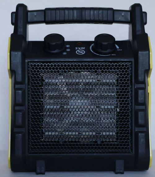 Електричний обігрівач GEKO 2,0 кВт, площа обігріву 30 кв.м., підлоговий, жовтий/чорний (380405) | Зображення 1