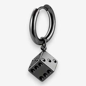 Серьга-кольцо черная из нержавеющей стали с подвеской в виде игрального кубика, 3 см