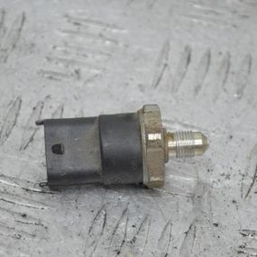 Датчик тиску палива 1.8 SCI Ford Mondeo III 2003-2007 Датчик тиску палива Форд Мондео 3 2S7G9F972AC
