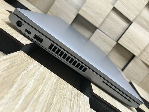 Ноутбук Б-клас Dell Latitude 5511 / 15.6" (1366x768) TN / Intel Core i5-10300H (4 (8) ядра по 2.5 - 4.5 GHz) / 8 GB DDR4 / 256 GB SSD M.2 / Intel UHD Graphics / WebCam / Windows 10 б/в | Зображення 4