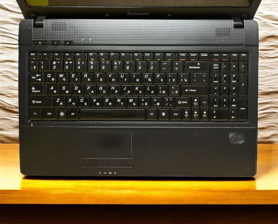 Ноутбук Lenovo G560 / 15.6" (1366x768) TN / Intel Pentium P6200 (2 ядра по 2.13 GHz) / 8 GB DDR3 / 120 GB SSD / Intel HD Graphics / WebCam б/у | Зображення 2