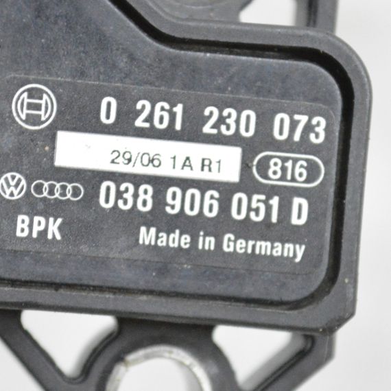 Датчик тиску наддуву VW Volkswagen CC Passat Golf Tiguan Sharan бензин Фольксваген Пассат Гольф 038906051D | Зображення 3
