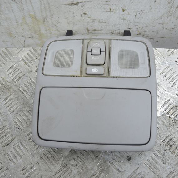 Плафон салону Hyundai i30 2007-2012 Лампочка освітлення кабіни Хюндай ай30 928102LXXX