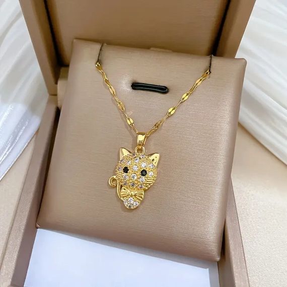 Підвіска на ланцюжку у вигляді котика, золотиста з білими кристалами, 2.5 см, ланцюжок 40+5 см | Зображення 2