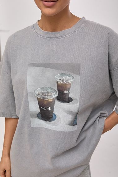Оверсайз футболка з принтом "Coffee Cups" - сірий цвет, ONE SIZE (є розміри) | Зображення 3