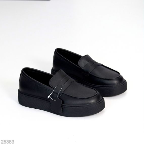 Актуальные черные кожаные лоферы на утолщенной подошве | Зображення 1