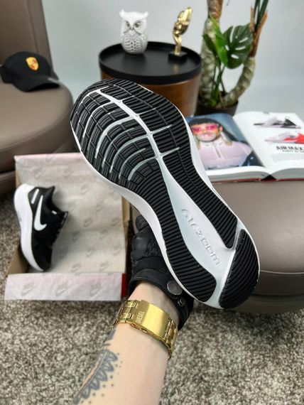 Чоловічі кросівки Air Zoom Winflo 8 Shield Black White весна / лето / осень A3639 | Зображення 1