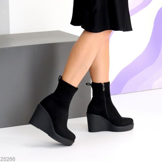 Елегантні м'які чорні замшеві черевики на танкетці | Зображення 7