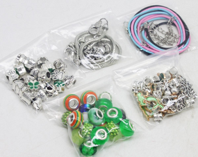 Набор для создания браслетов и подвесок B4343(Green) с шармами
