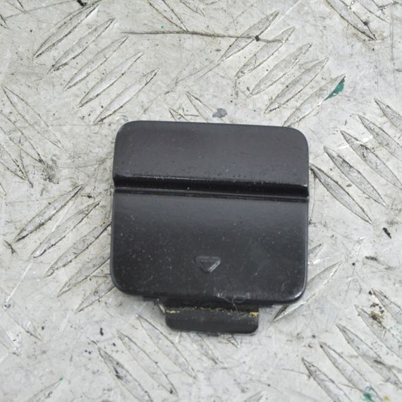 Заглушка буксирувального гака задня BMW 5 E60 E61 2003-2010 Заглушка фаркопа БМВ е60 51127033711 7033711