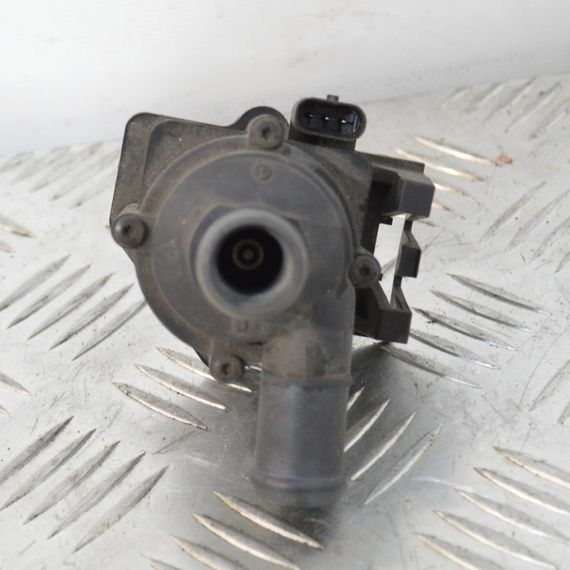 Водяний насос 1.8 / 2.0 / 3.0 Volkswagen Golf Jetta Beetle 2012-2025 Помпа водяна Фольксваген Гольф Джетта Бітл 06H121601J | Зображення 2