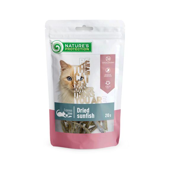 Лакомство для котов Nature's Protection snack for cats dried sunfish с сушеным окунем, 20 гр