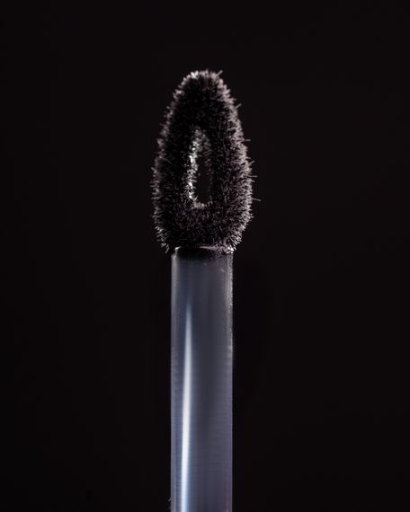 Рідкі тіні для повік ZOLA x Valentina Lelyukh Silky Matte Tint - 05 Black Velvet (3.2 g) | Зображення 3