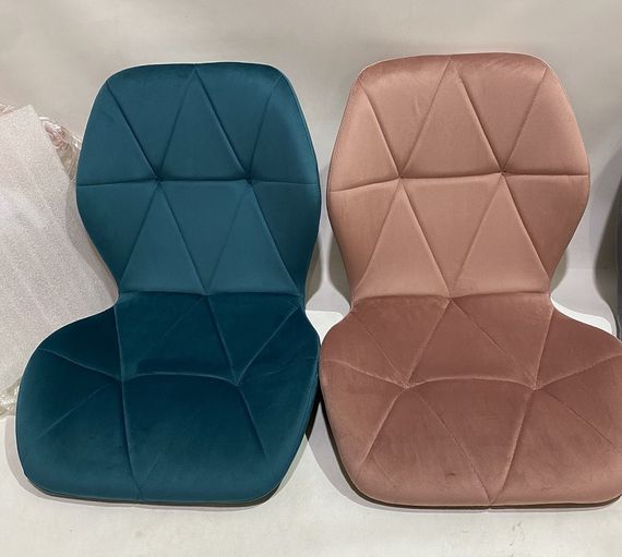 Полубарный стул Alby Bar 65 ML с черными металлическими ножками, мягкая обивка велюр фрез PH-603 | Зображення 1
