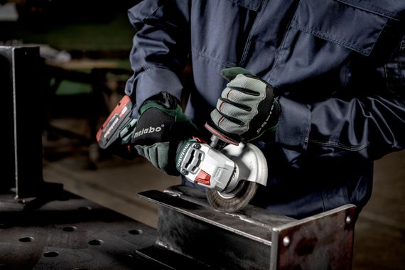 Шліфмашина кутова акумуляторна Metabo WVB 18 LT BL 11-125 Quick, 125мм, 18В 2*5.5 Аг, 2800-10000об/хв, М14, 1.8кг (613057660) | Зображення 2
