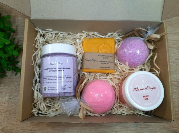 Набір косметики "SPA-задоволення" Сіль для ванни, скраб, мило з нуля, 2 бомбочки-піни | Зображення 1