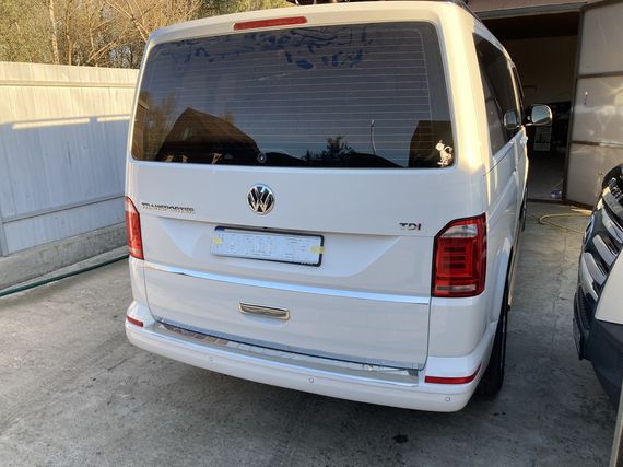 Накладка на задний бампер Carmos V1 глянец (1 дверь, нерж) для Volkswagen T6 2015-2024, | Зображення 4