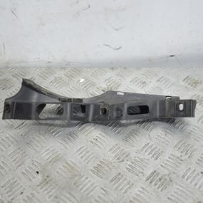 Кронштейн бампера передній лівий Volkswagen Passat B6 2005-2010 Облицювання бампера Фольксваген Пассат 3C0807889