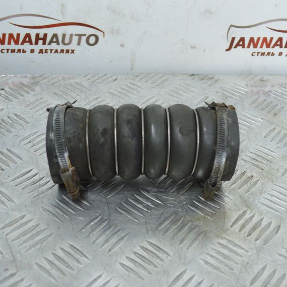 Патрубок інтеркулера Ford Fiesta VI 1.6 TDCI 2008-2012 шланг інтеркуллера Форд Фієста 6 8V516N650BC