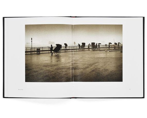 Книга про Китай с фотографиями Fan Ho: Hong Kong Yesterday альбомы известных фотографов книги по фотографии | Зображення 2