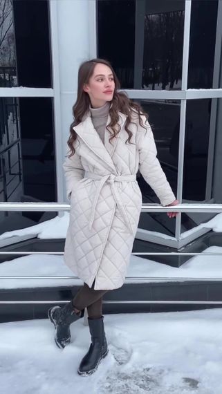 Пальто Стеганное женское за колено без капюшона в цвете молоко XS, 110 | Зображення 6