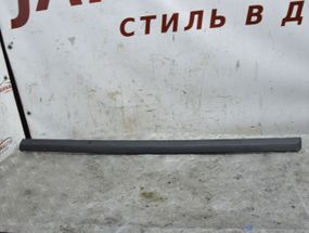 Накладка передніх правих дверей низ Volvo V50 S40 2003-2012 Молдинг передніх правих дверей Вольво В50 30661448